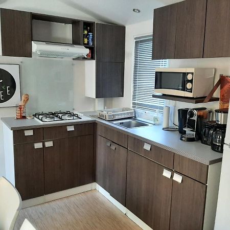 Mobile Home Entierement Equipe La Roque-d'Antheron Dış mekan fotoğraf