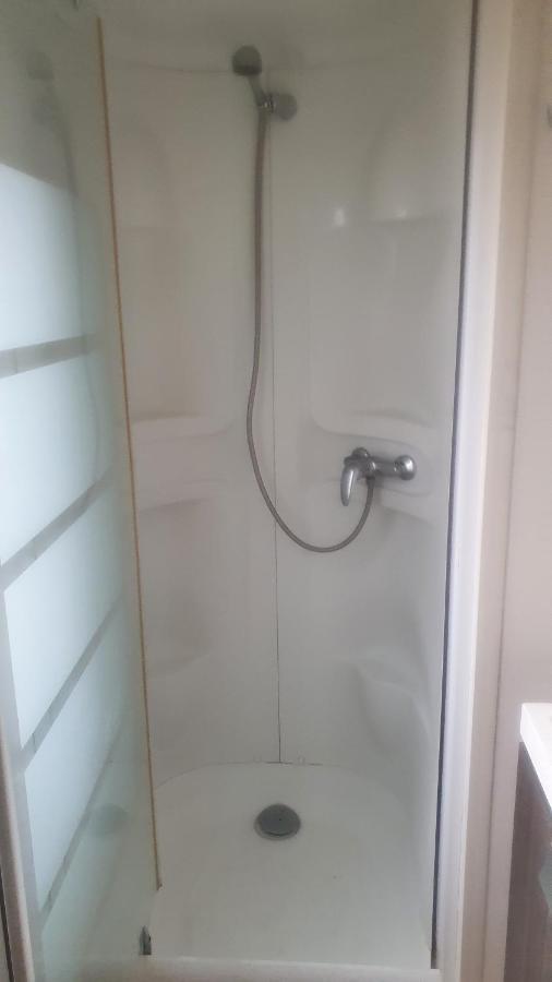 Mobile Home Entierement Equipe La Roque-d'Antheron Dış mekan fotoğraf